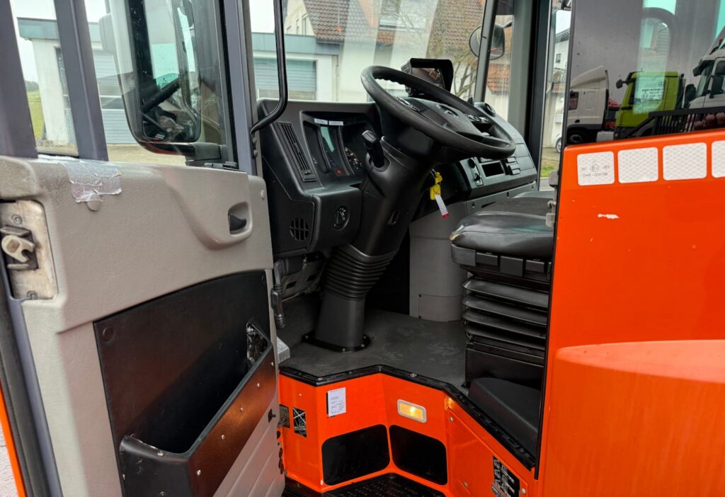 2015 Mercedes-Benz Econic 2635 6x2*4 Stummer