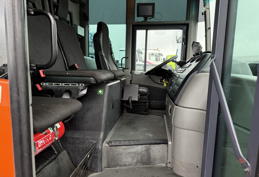 2015 Mercedes-Benz Econic 2635 6x2*4 Stummer