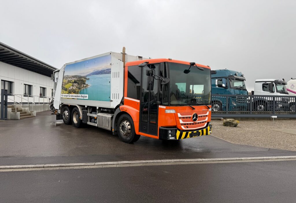 2015 Mercedes-Benz Econic 2635 6x2*4 Stummer
