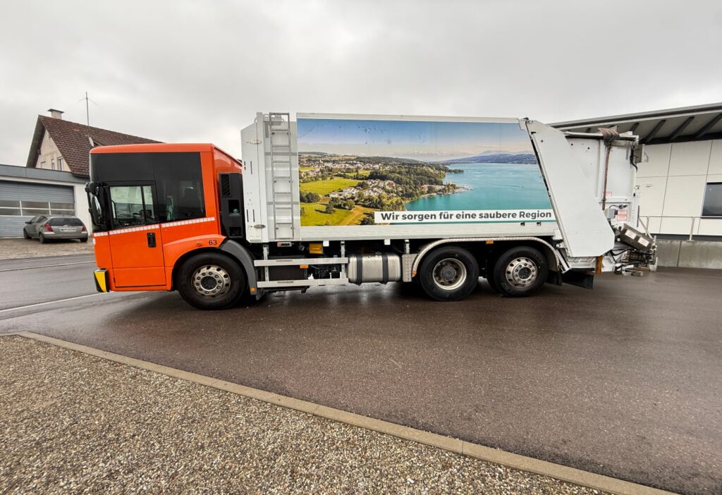 2015 Mercedes-Benz Econic 2635 6x2*4 Stummer