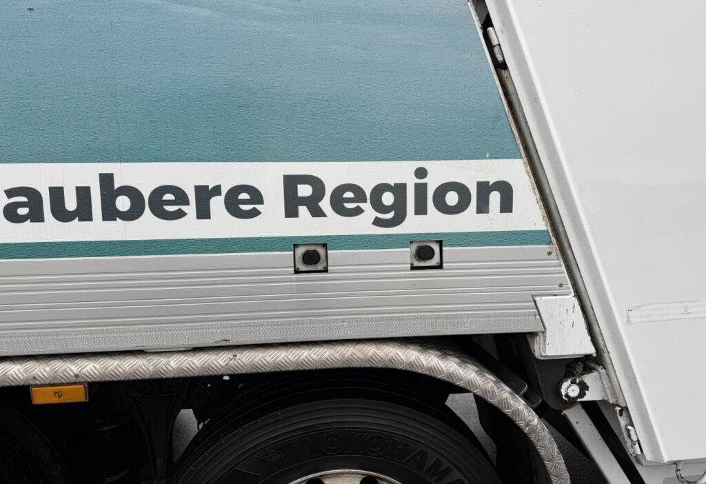 2015 Mercedes-Benz Econic 2635 6x2*4 Stummer