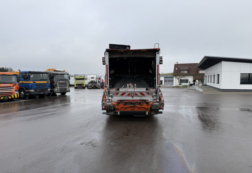 2016 Mercedes-Benz Econic 2635 6x2*6 Stummer