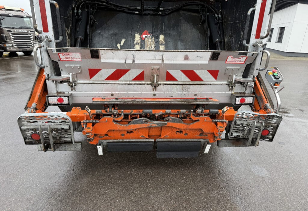 2016 Mercedes-Benz Econic 2635 6x2*6 Stummer