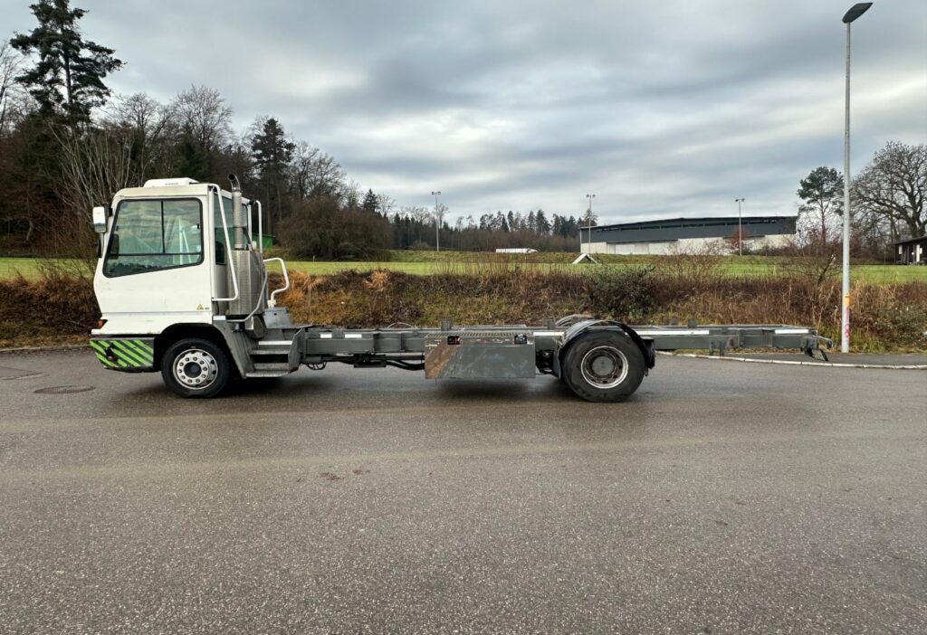 2013 Terberg YT222 4x2 Chassis-Kabine