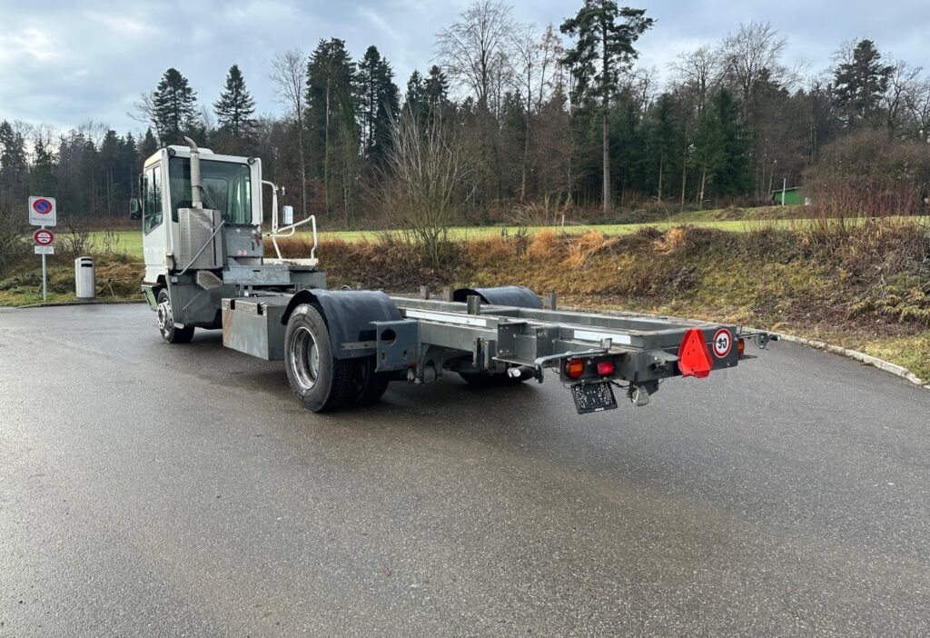 2013 Terberg YT222 4x2 Chassis-Kabine