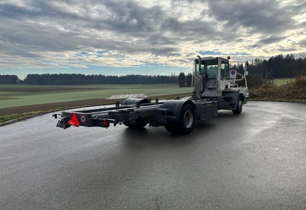 2013 Terberg YT222 4x2 Chassis-Kabine