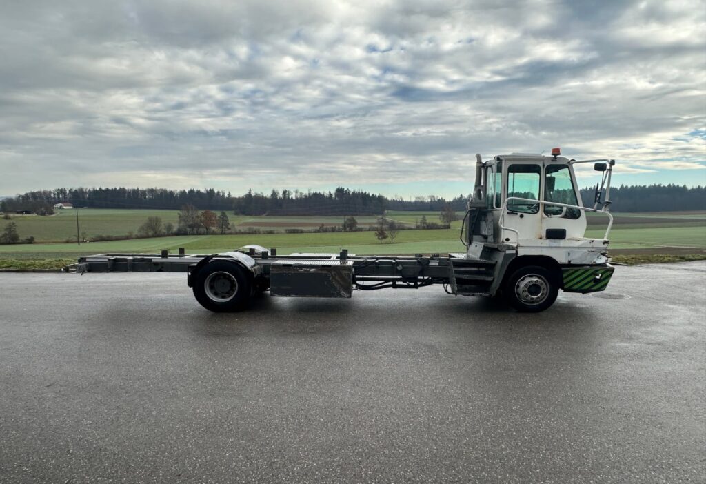 2013 Terberg YT222 4x2 Chassis-Kabine
