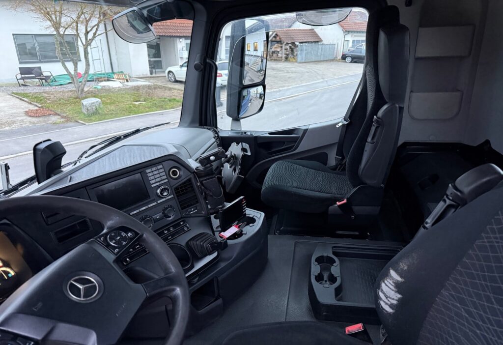 2015 Mercedes-Benz Antos 1851 4x2 Retarder
