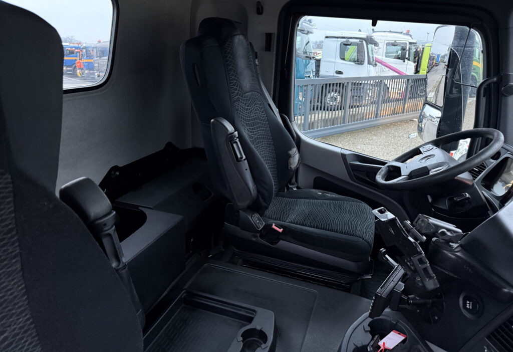 2015 Mercedes-Benz Antos 1851 4x2 Retarder