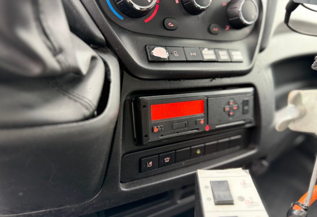 2016 Iveco 70C17 Kommunal + Schneepflug
