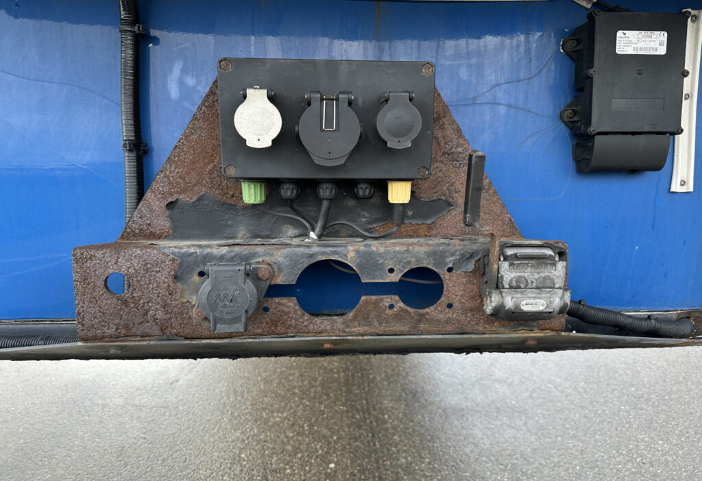 2016 Schwarzmueller SPA 3/E Carrier 1950