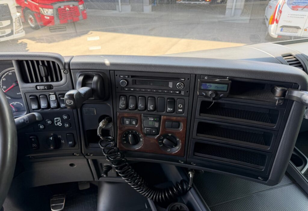 2011 Scania R560 CB 8x4 Fahrgestell EPTO