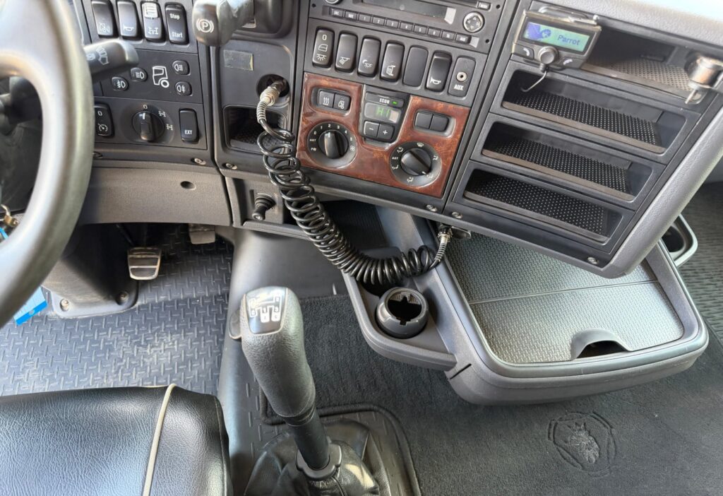 2011 Scania R560 CB 8x4 Fahrgestell EPTO