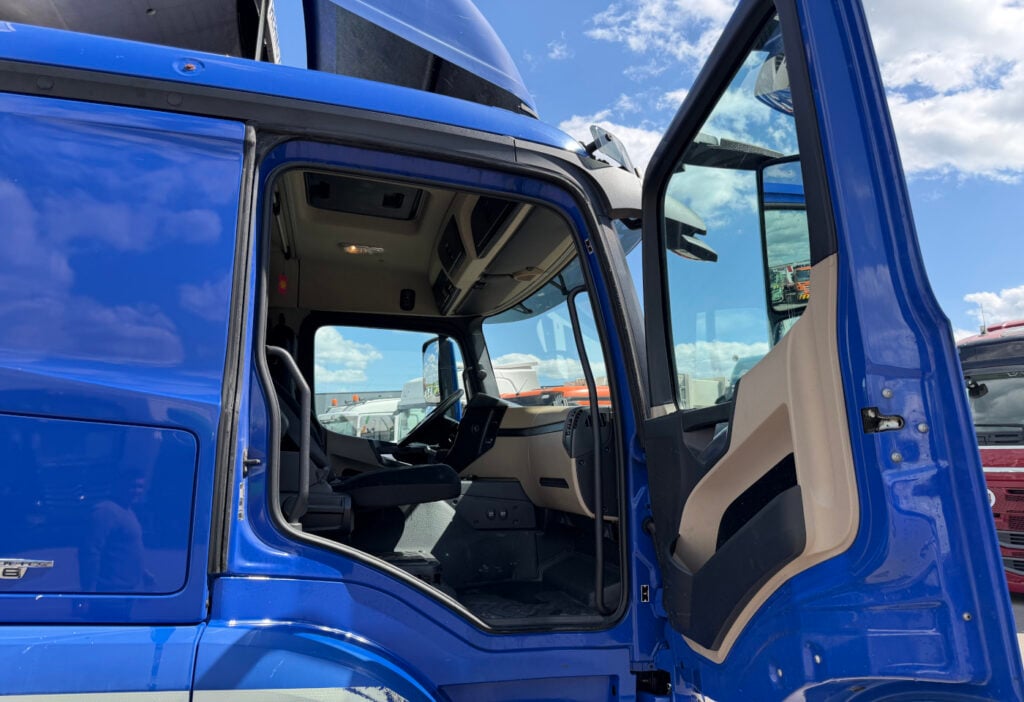2015 Mercedes-Benz Actros 1843 4x2 TK-1200