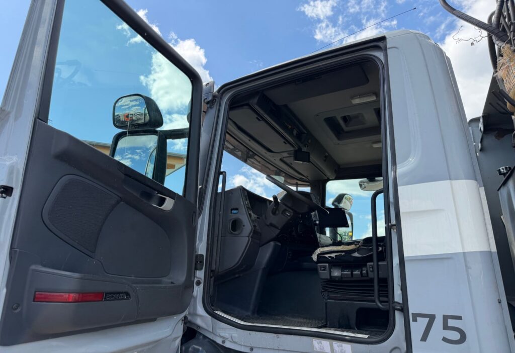 2013 Scania G440LB 6x2*4 21m³ Kran