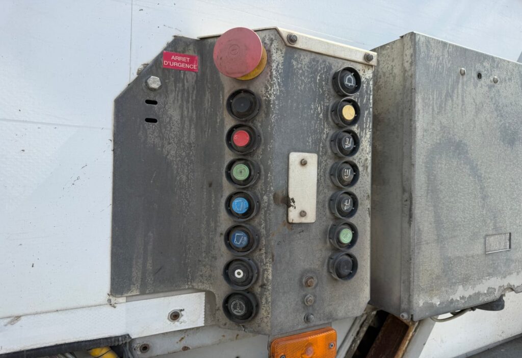 2012 Scania P320 LB6x2*4 Ochsner