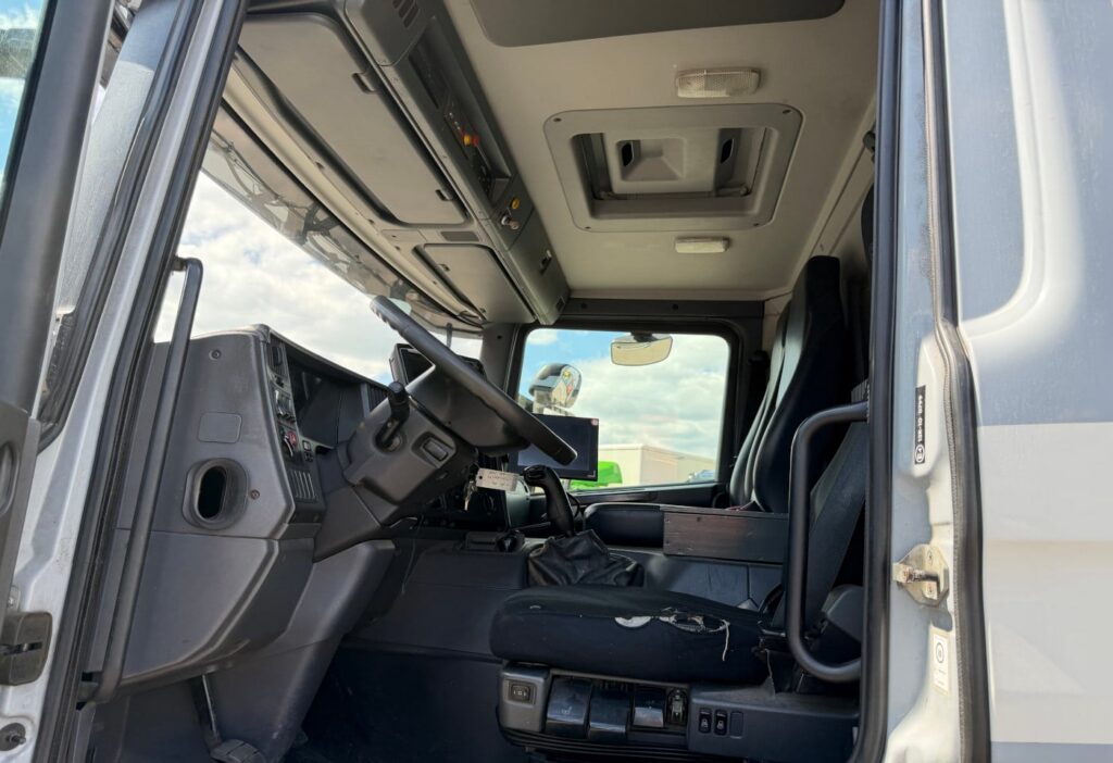 2012 Scania P320 LB6x2*4 Ochsner
