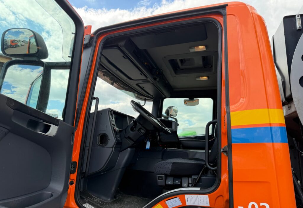 2013 Scania P320 LB 6x2*4 Ochsner + Palfinger PC 3800