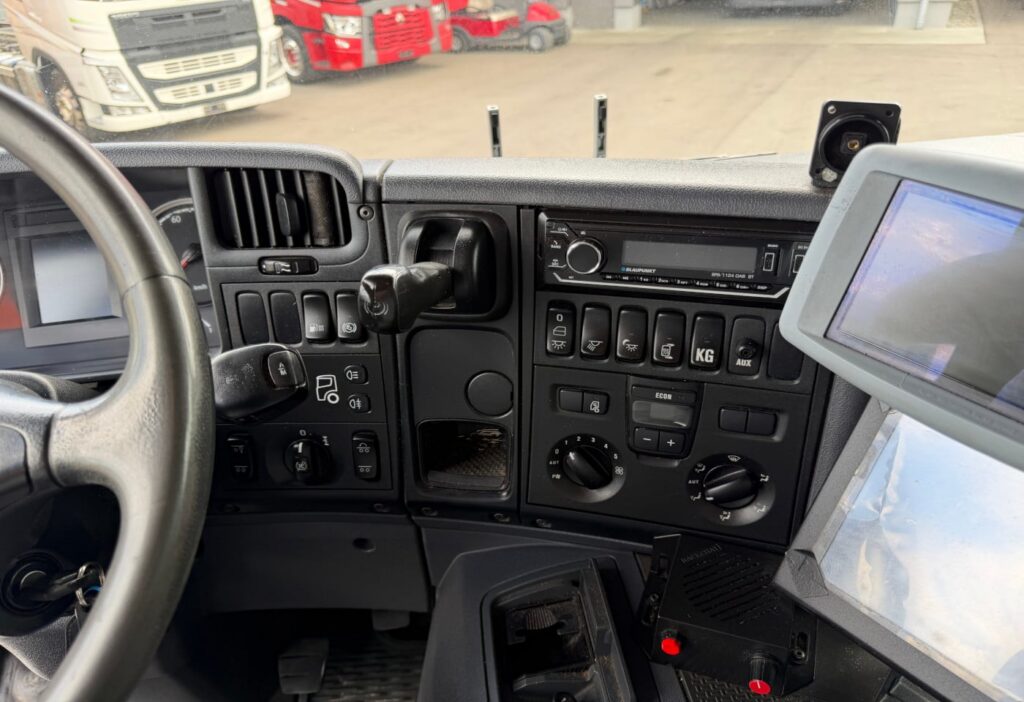 2013 Scania P320 LB 6x2*4 Ochsner + Palfinger PC 3800