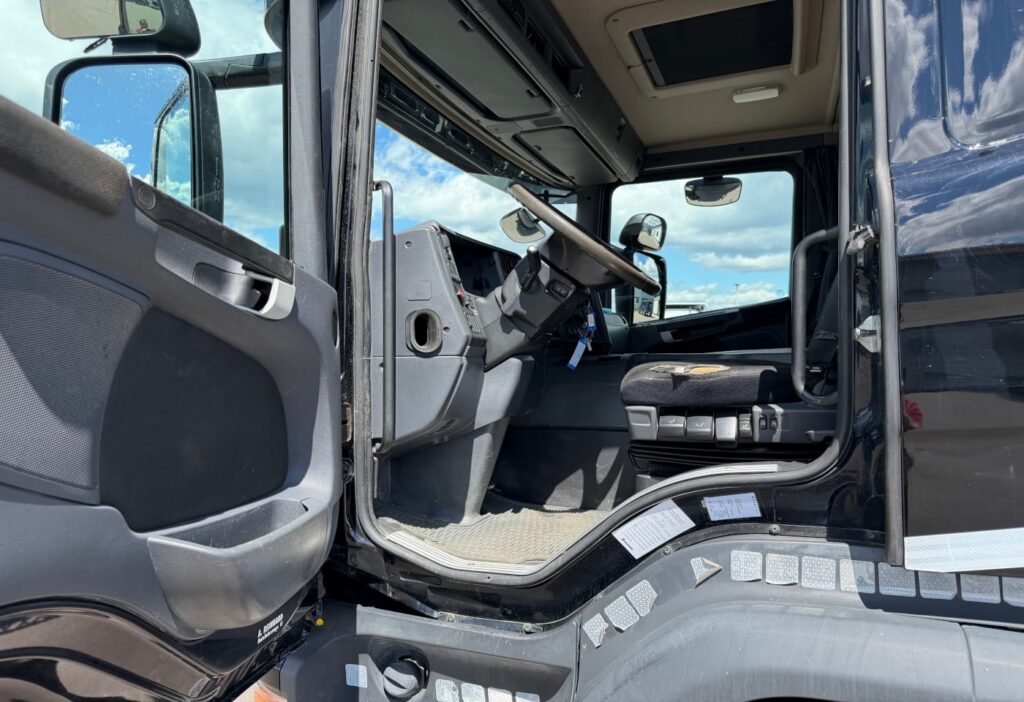 2017 Scania P410 6x4 UT