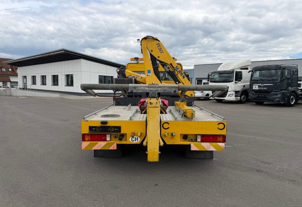 2005 Mercedes-Benz Atego 815 4x2 SE 105N/2