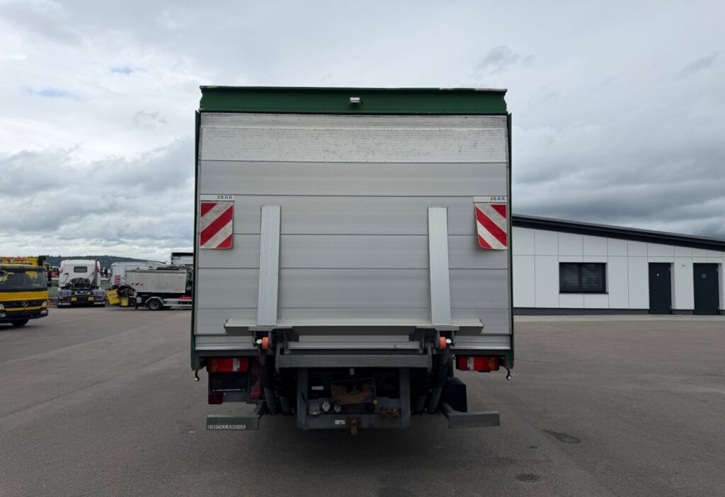 2005 Scania P340 LB 4x2 Plane/HB
