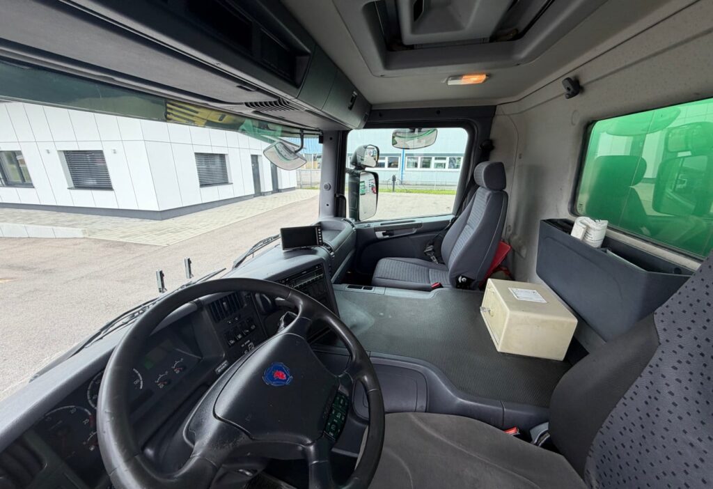2005 Scania P340 LB 4x2 Plane/HB