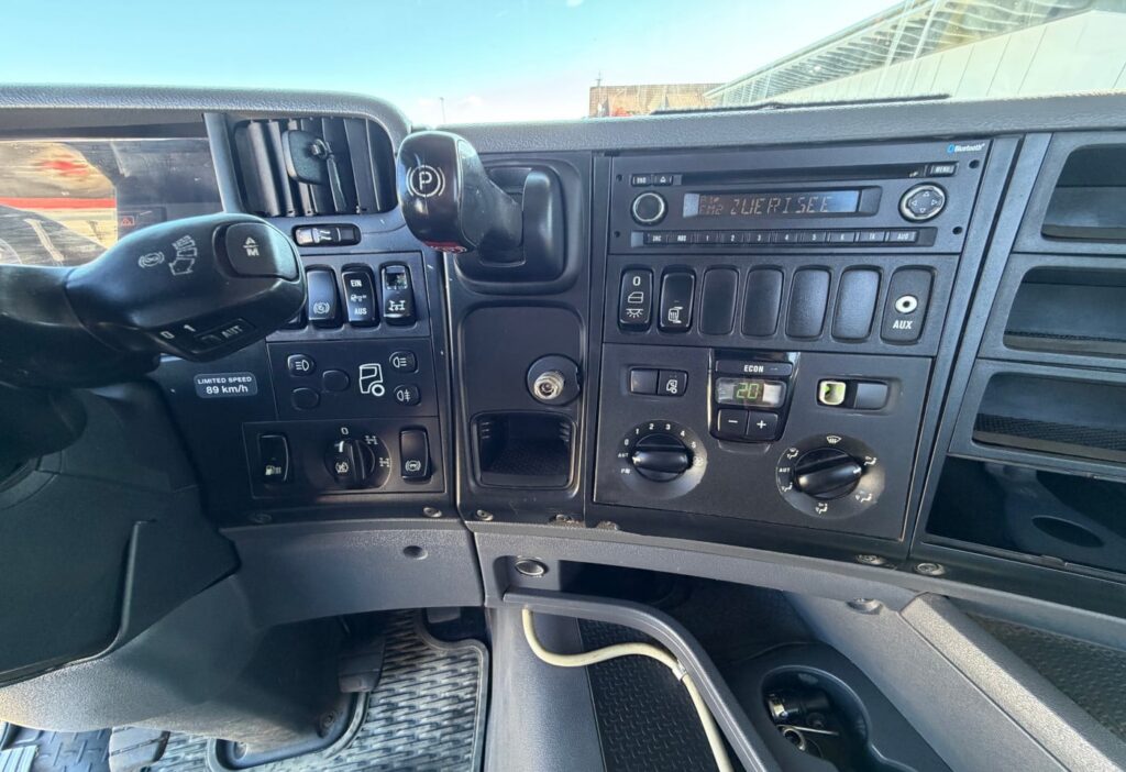 2013 Scania G 440 LB 8x4 Moser