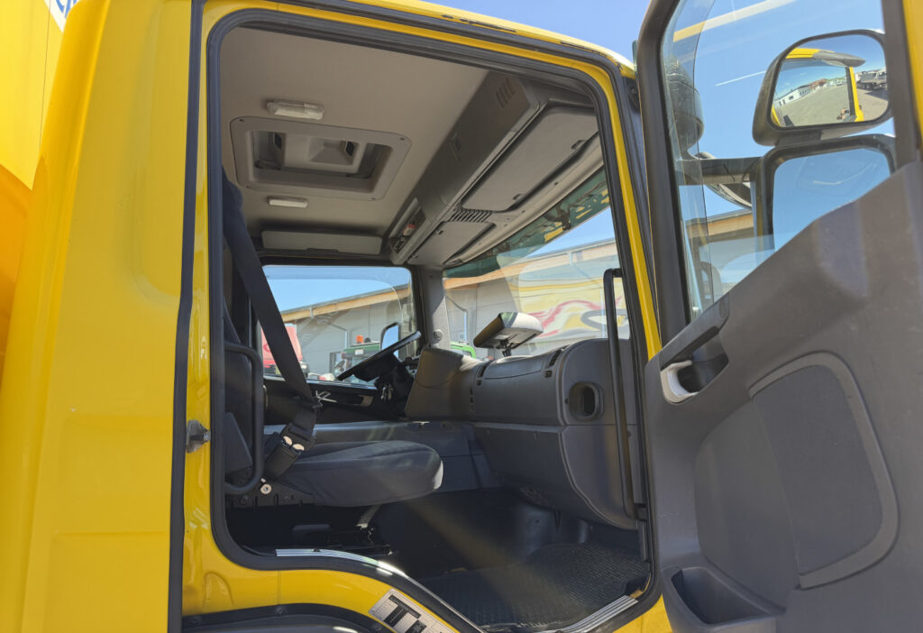2005 Scania P340 LB4x2 Plane/HB