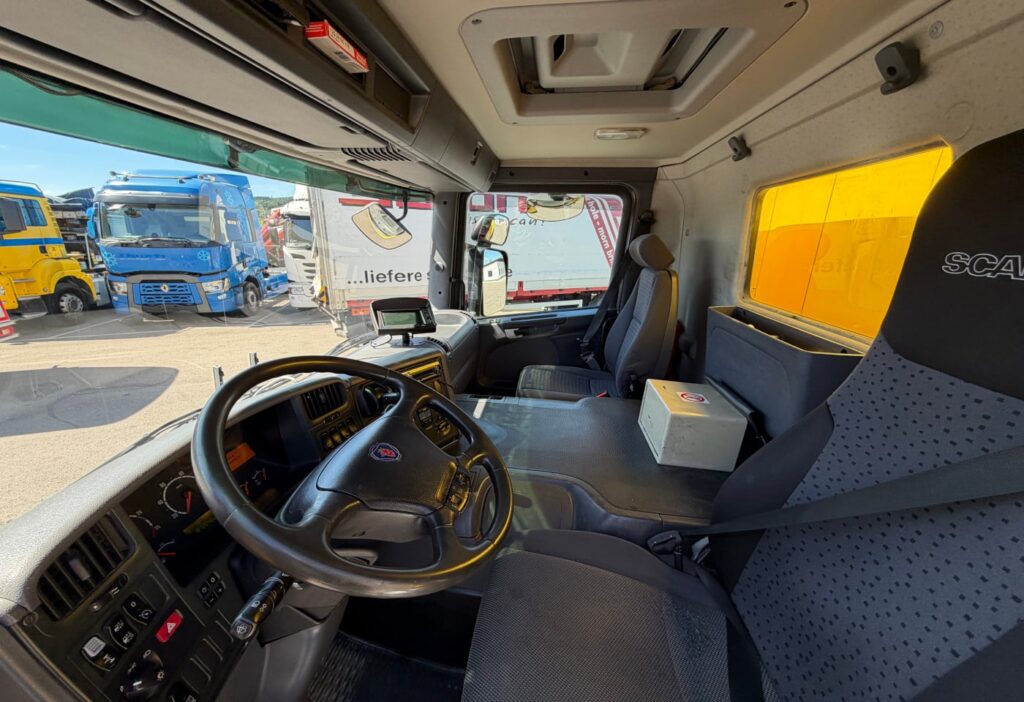 2005 Scania P340 LB4x2 Plane/HB