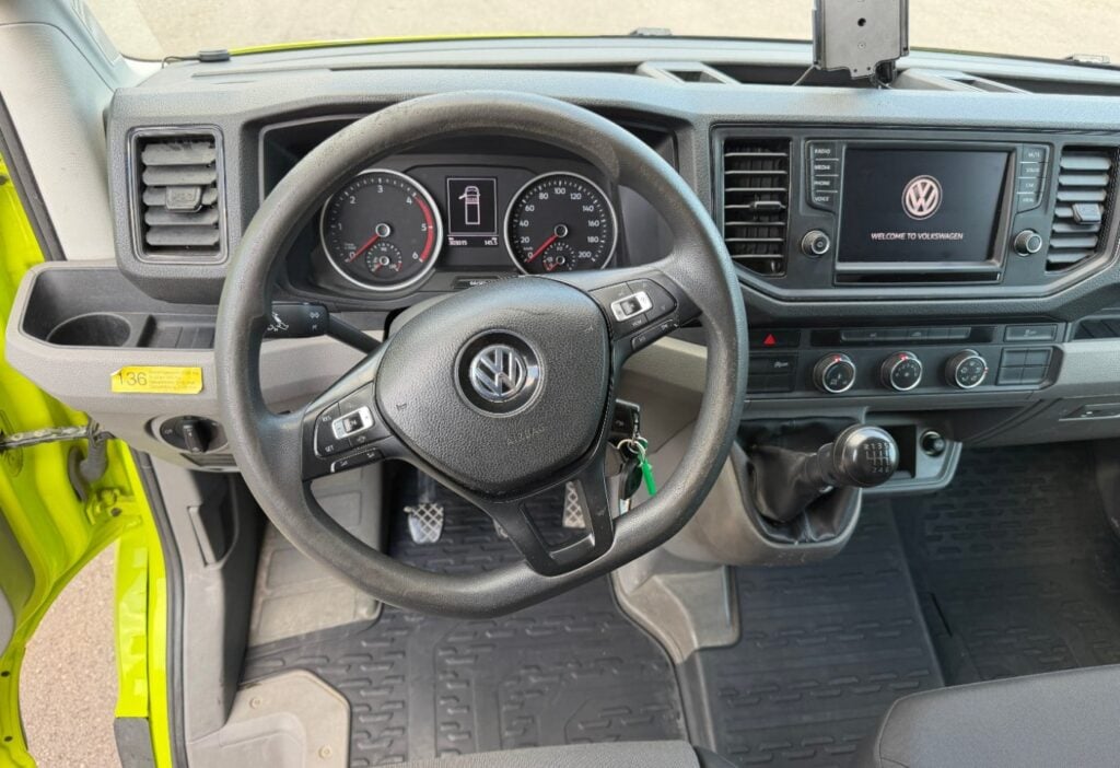 2019 VW Crafter 35 Brücke m. Verdeck + Hebebühne