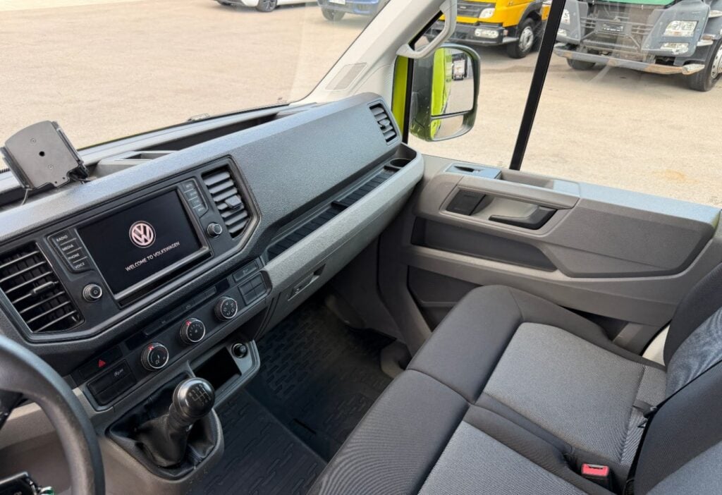 2019 VW Crafter 35 Brücke m. Verdeck + Hebebühne
