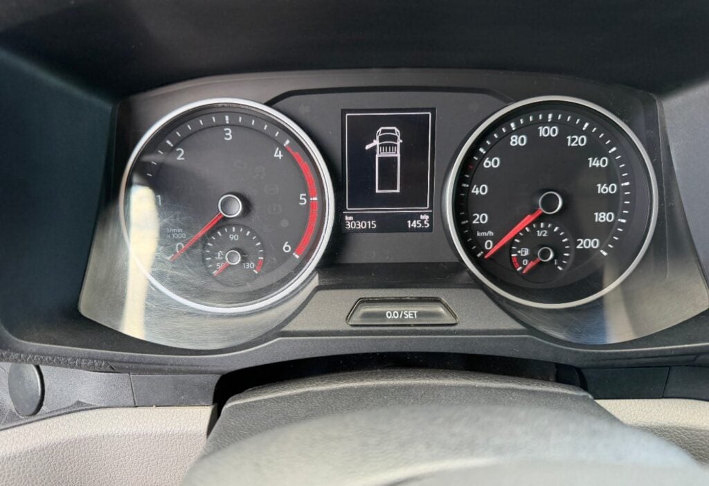 2019 VW Crafter 35 Brücke m. Verdeck + Hebebühne