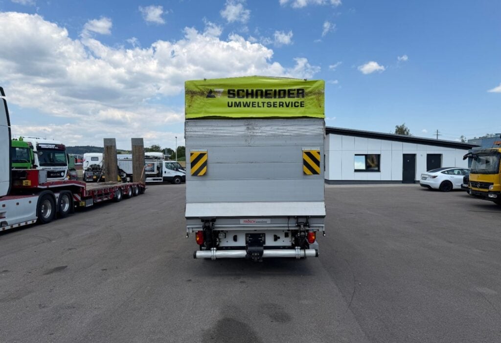 2019 VW Crafter 35 Brücke m. Verdeck + Hebebühne