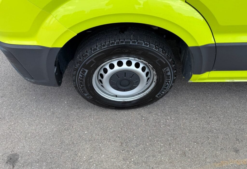 2019 VW Crafter 35 Brücke m. Verdeck + Hebebühne