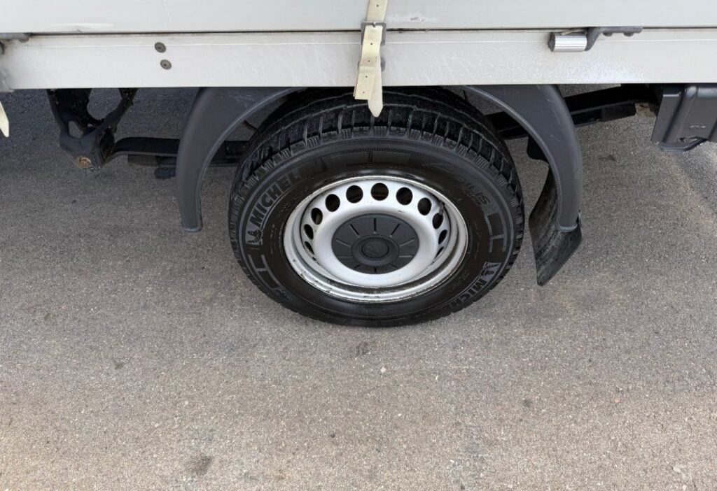 2019 VW Crafter 35 Brücke m. Verdeck + Hebebühne