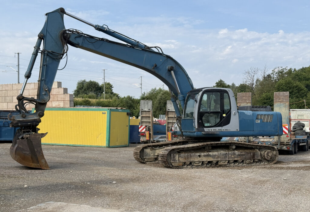 2006 New Holland E 265 Bagger