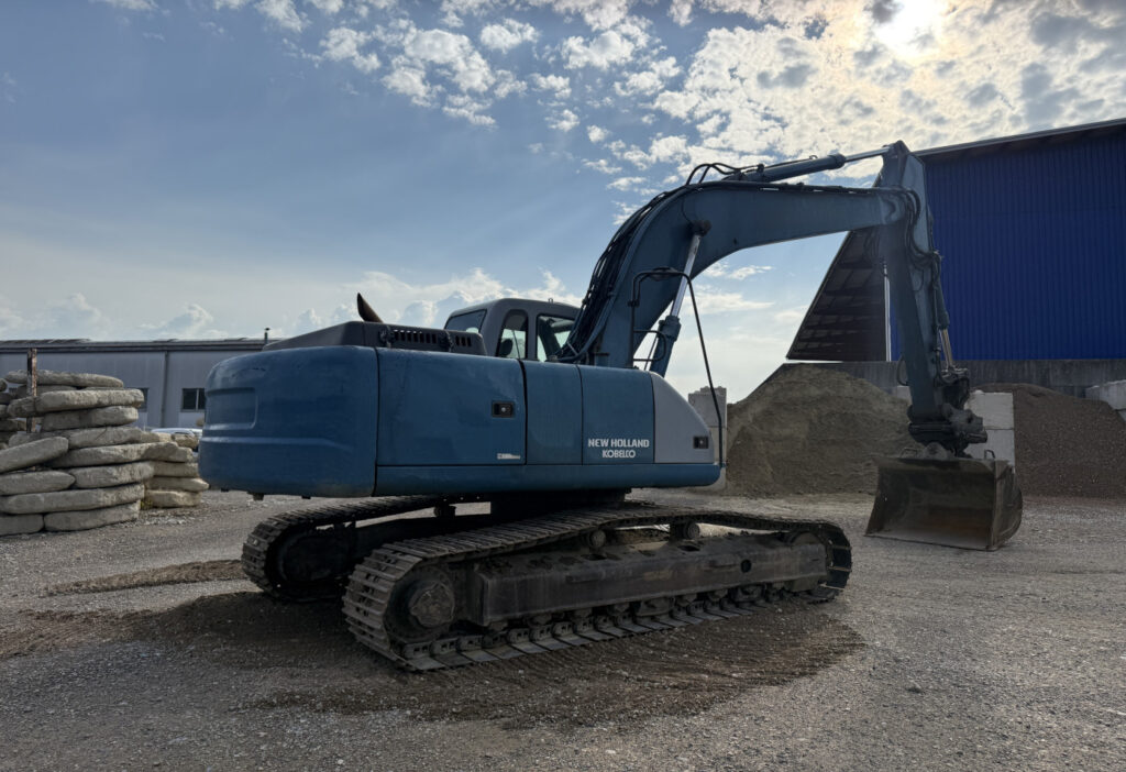 2006 New Holland E 265 Bagger