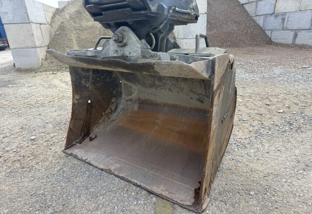 2006 New Holland E 265 Bagger
