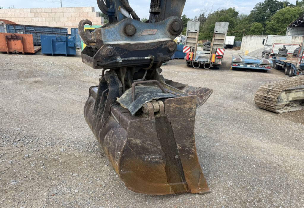 2006 New Holland E 265 Bagger
