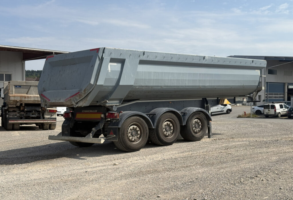 2017 Schwarzmueller SPA 3/E Kipper