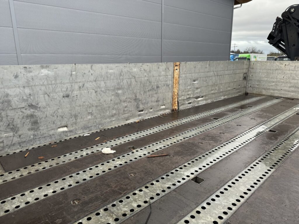 2016 Mercedes Benz Actros 2545 6x2*4 Hiab 244