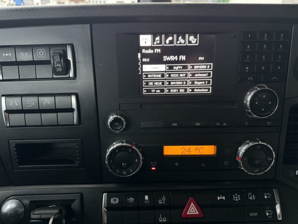 2016 Mercedes Benz Actros 2545 6x2*4 Hiab 244