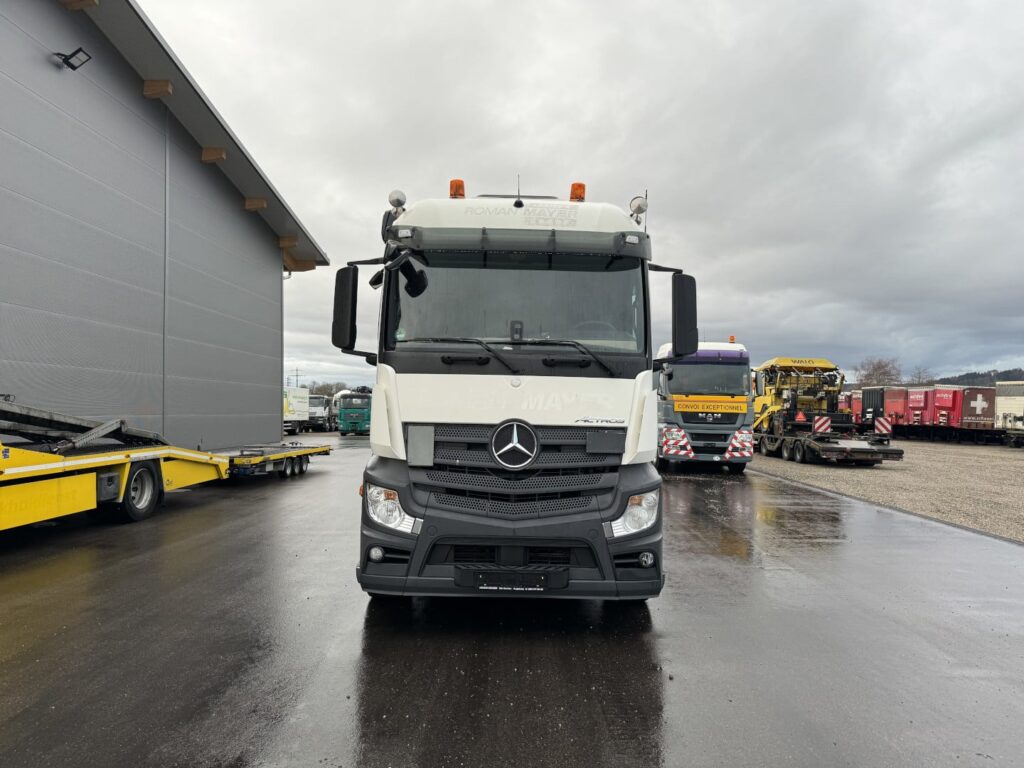 2016 Mercedes Benz Actros 2545 6x2*4 Hiab 244