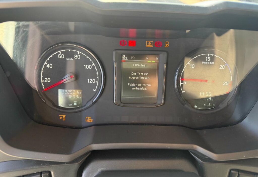 2020 SCANIA P500 10x4*6 Trösch 3SK erste Antriebsachse Schaden