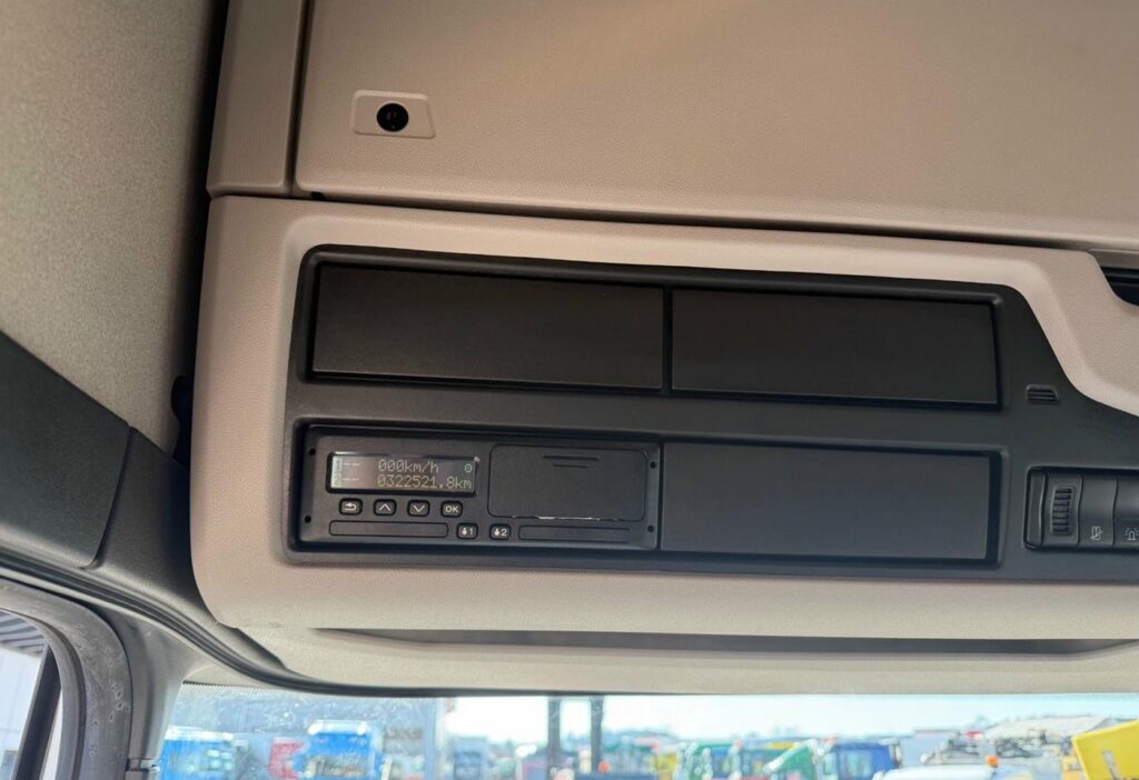 2020 SCANIA P500 10x4*6 Trösch 3SK erste Antriebsachse Schaden