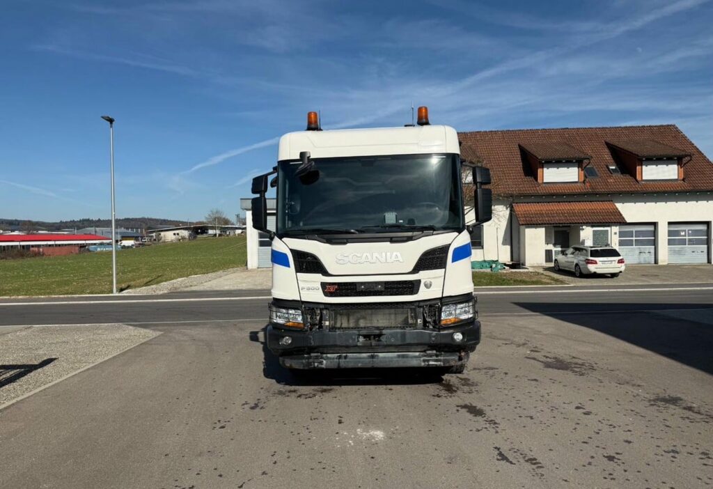2020 SCANIA P500 10x4*6 Trösch 3SK erste Antriebsachse Schaden