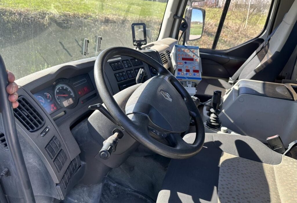 2012 Renault Midlum 300 4x4 Winterdienst