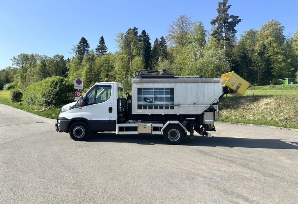 2016 Iveco 70C17H P Haken / Kehricht / WD
