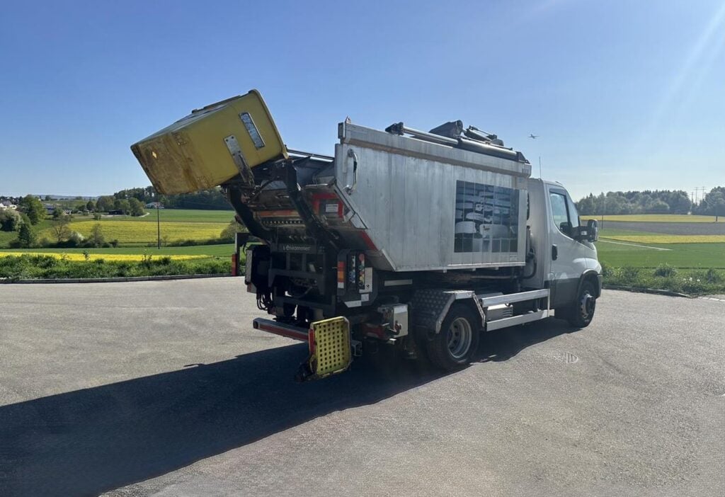 2016 Iveco 70C17H P Haken / Kehricht / WD